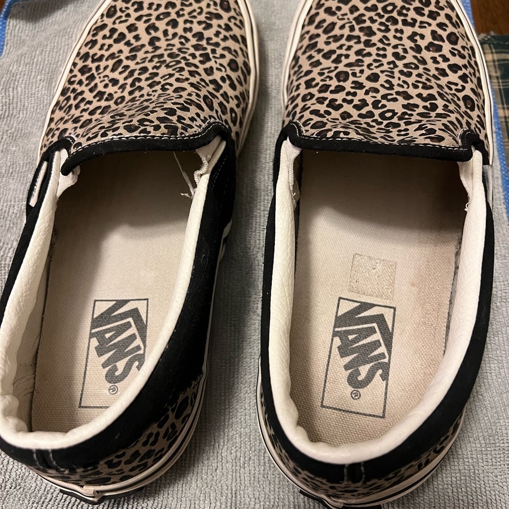 Vans Leopard Pattern Slip-On Shoes - Picture 4 of 12